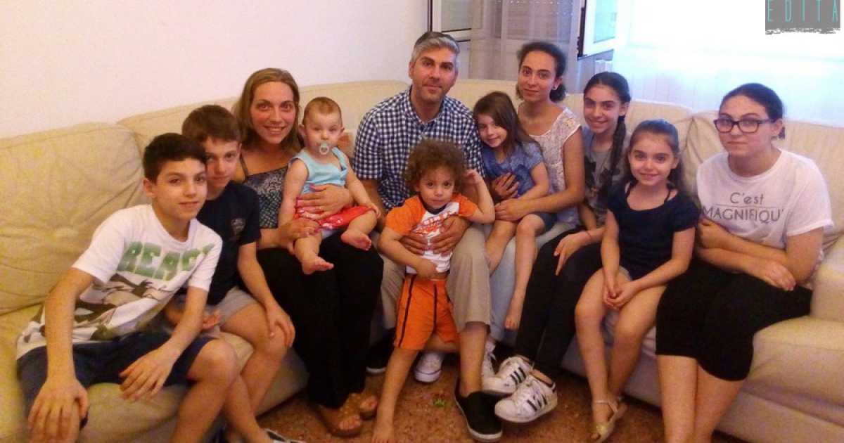 Bari, la vita di una famiglia neocatecumenale: �Abbiamo 9 figli, siamo "aperti alla vita"�